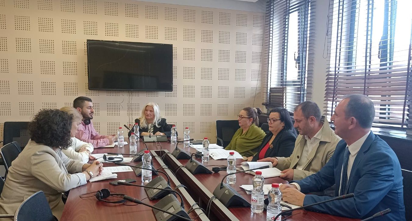 Radna grupa za pitanja obrazovanja organizovala je okrugli sto